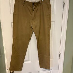 Dockers Men's Khaki Chinos
